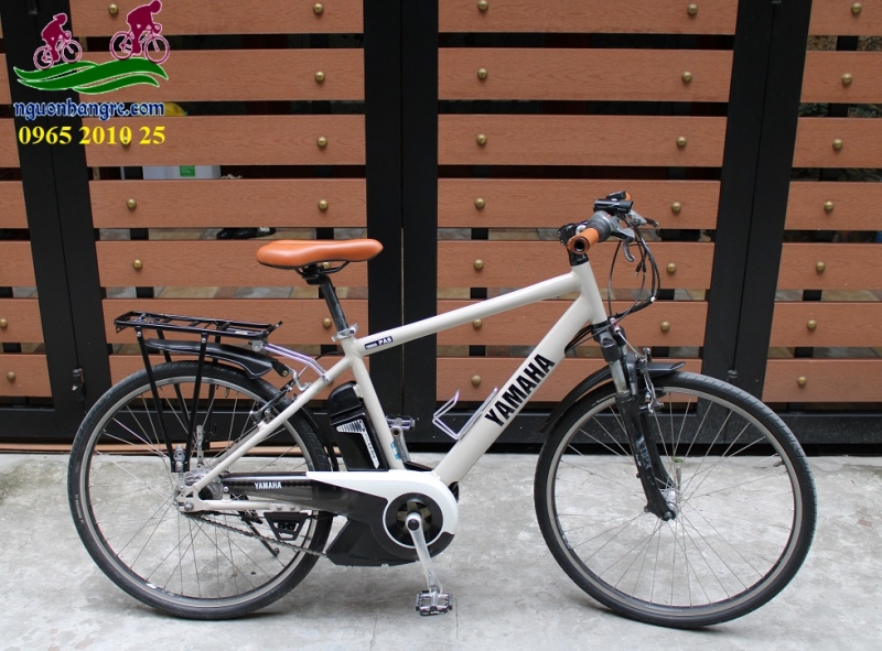 Xe đạp điện Nhật thể thao trợ lực Yamaha màu trắng