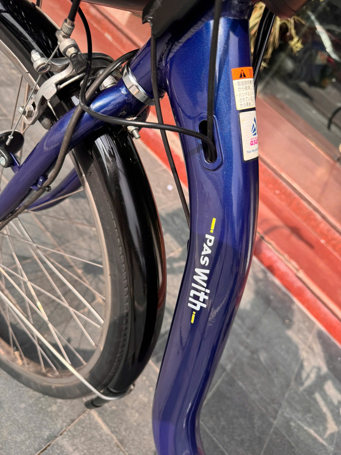 khung-xe-dap-dien-tro-luc-yamaha-with-mau-xanh-than